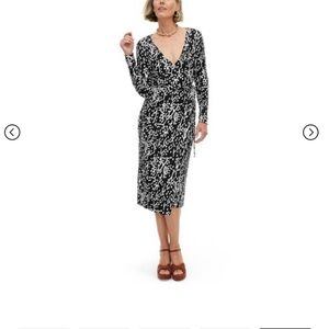 Women's Long Sleeve Midi Sea Spots Black
Wrap Dress - DVF ‼️‼️